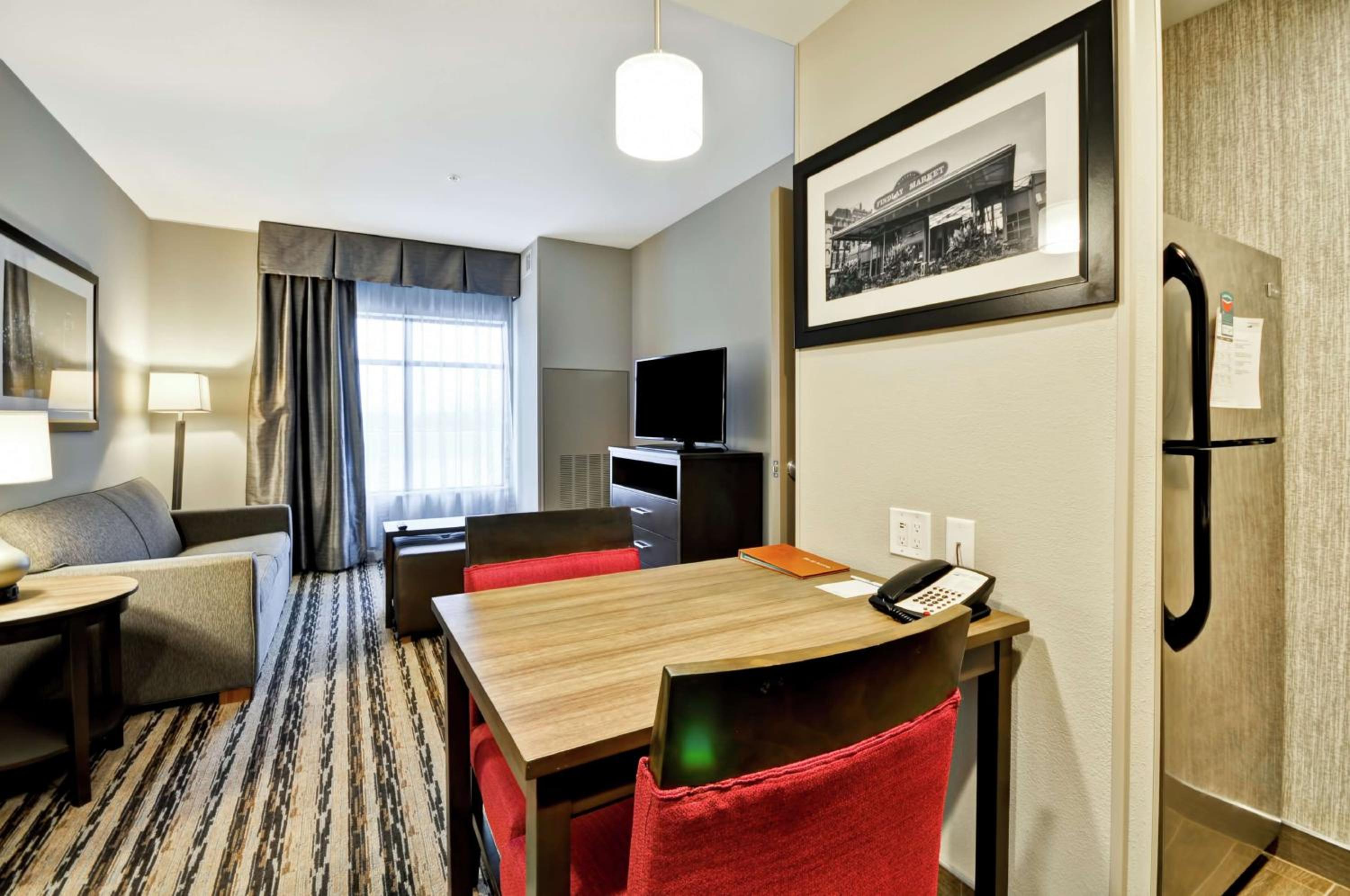 جناح بسرير كينج بغرفة نوم واحدة مع أريكة، Homewood Suites By Hilton Cincinnati West Chester 2/4