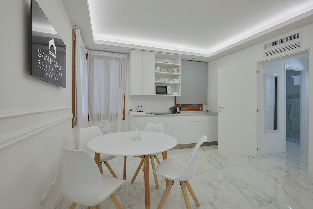 San Marco Suite 755 4/50