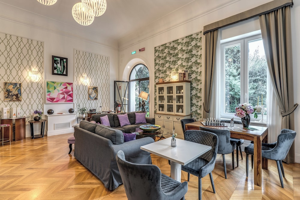 Hotel Villa Mangili 67/89