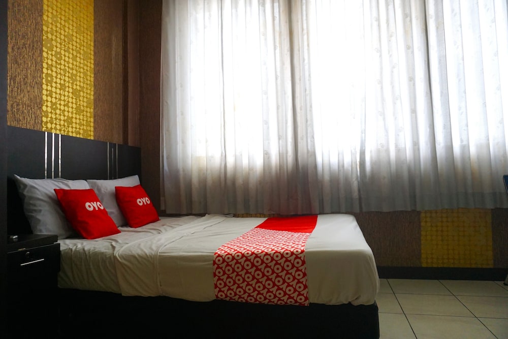 OYO 3952 Hotel C 18 Cibaduyut 5/25