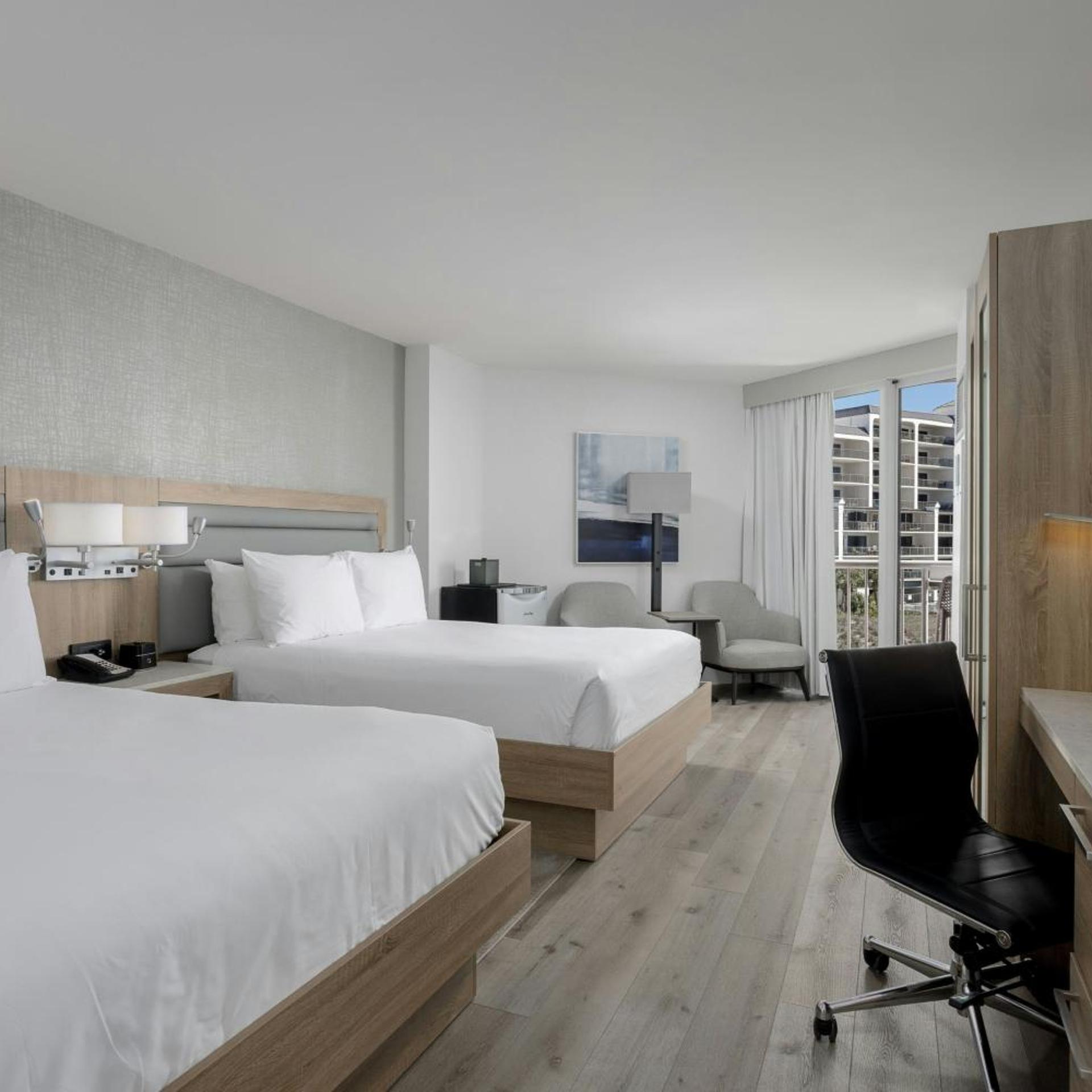 Standard, 2 Queen Beds, Coastline View