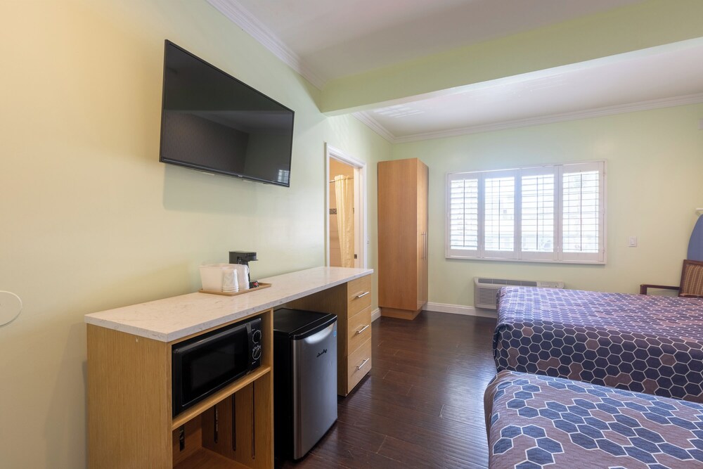Hollywood City Inn 46/60