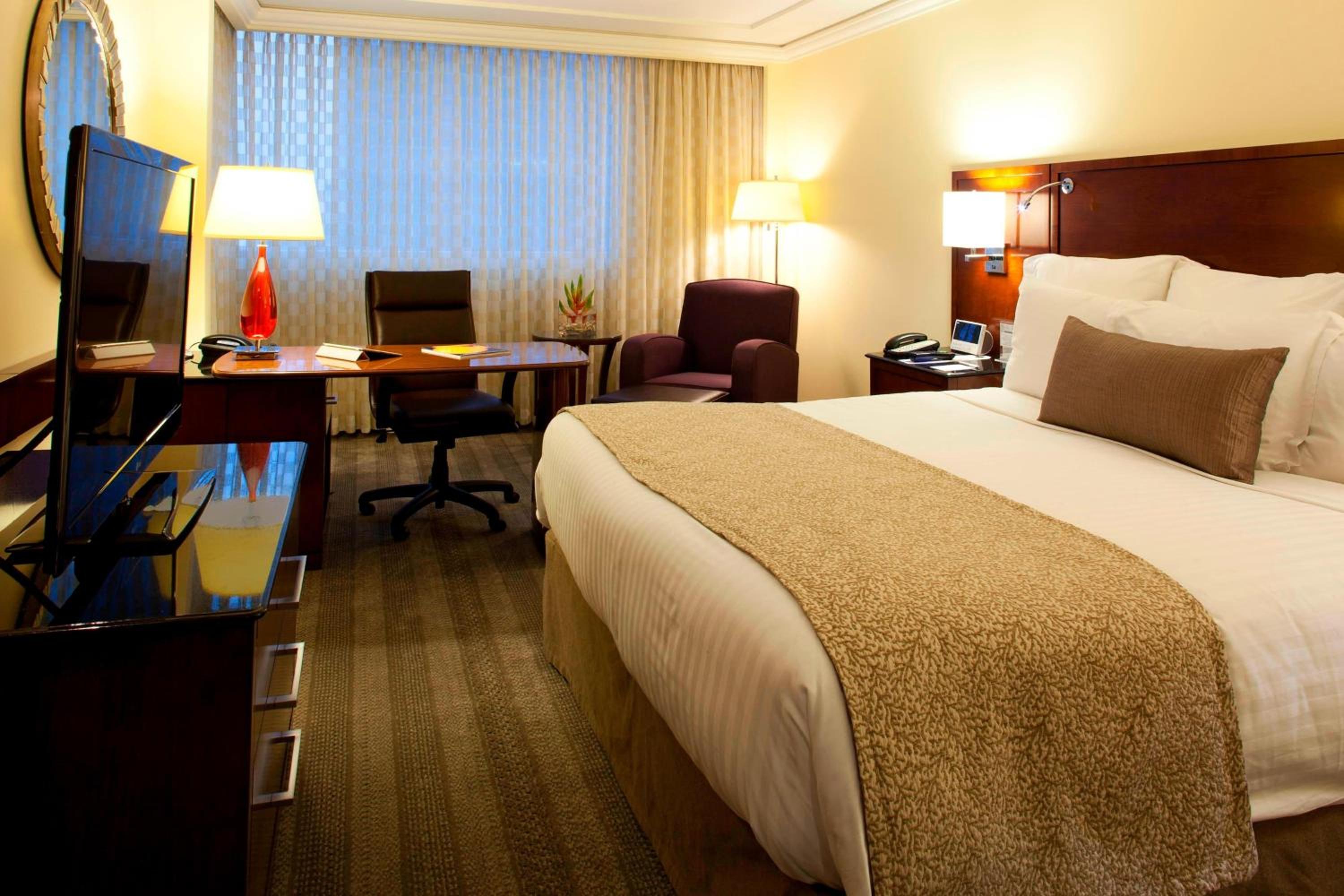 Guest Room, King Bed, Executive Lounge Access