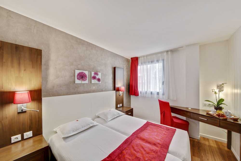 Hotel Paris Pacific 22/44