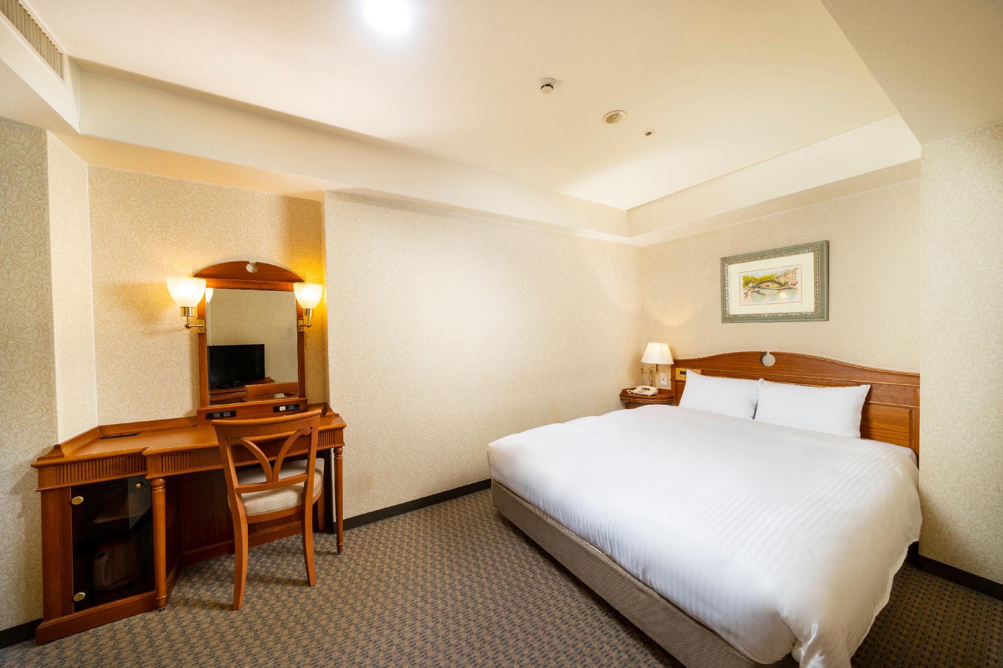 MODERATE, DOUBLE BED