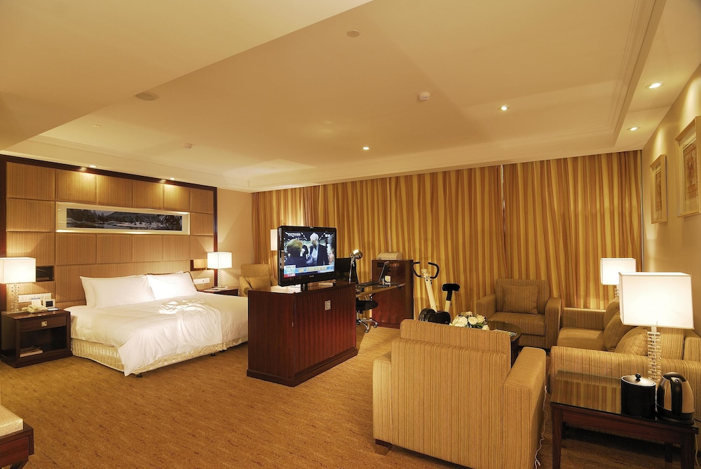 Poly Hotel Wuhan(Formely Poly White Rose Hotel) 8/31