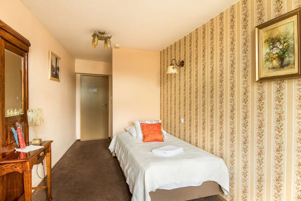 Unikat Guest Rooms 23/72