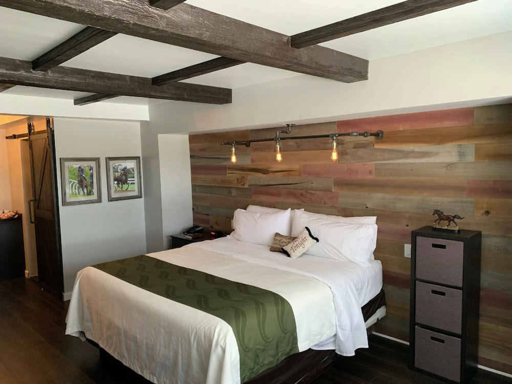 Cedar Stables Inn And Suites 9/17
