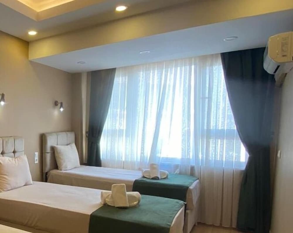 Ulubat Castle Hotel 35/61
