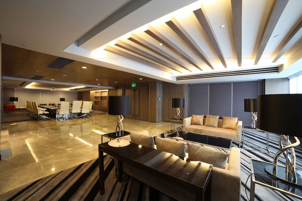 Rhombus Park Aura Chengdu Hotel 47/68