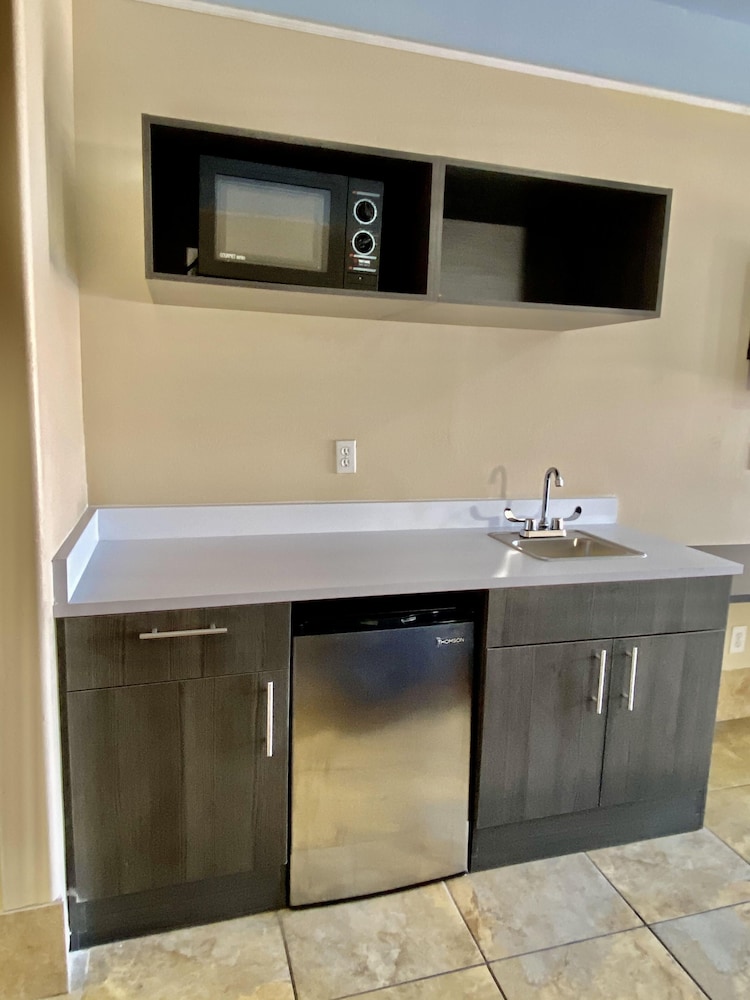 Texas Inn and Suites McAllen 18/47