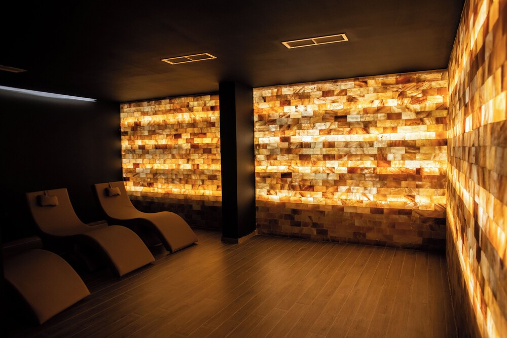 Fafa Premium Hotel 7/70
