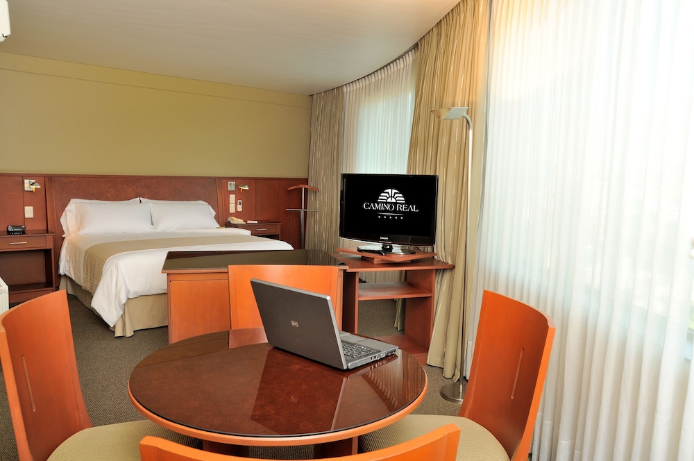 Suites Camino Real 64/73