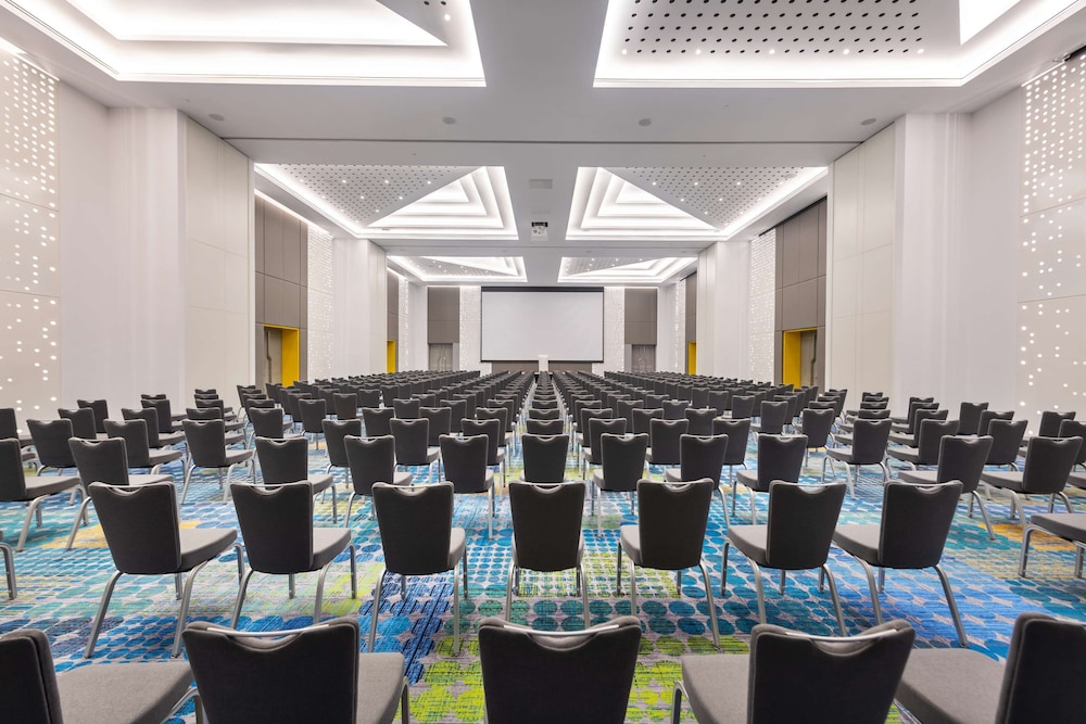 Radisson Red Dubai Silicon Oasis 39/50