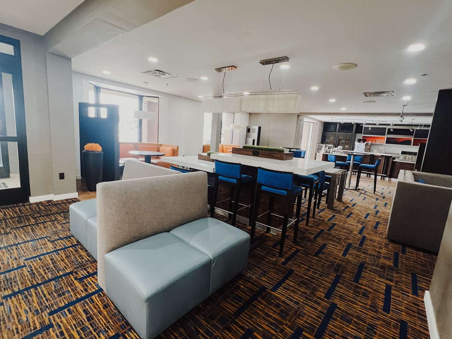 Country Inn & Suites by Radisson, Columbus-Edinburgh 8/20