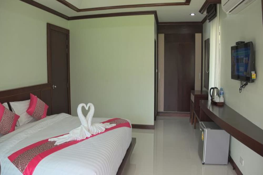 DELUXE, BUNGALOW