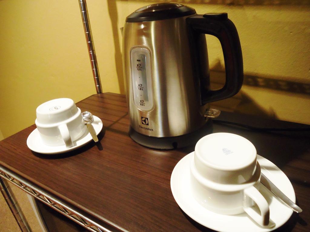 LEON DE ORO INN & SUITES 12/18