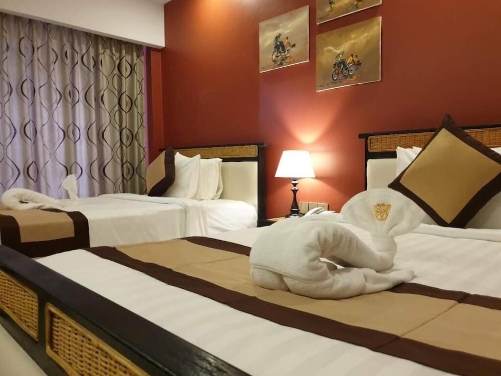 Aristocrat Residence Hotel 27/80