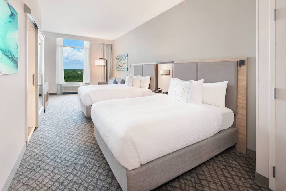 SUITE, 2 QUEEN BEDS, INLAND VIEW, SOFA