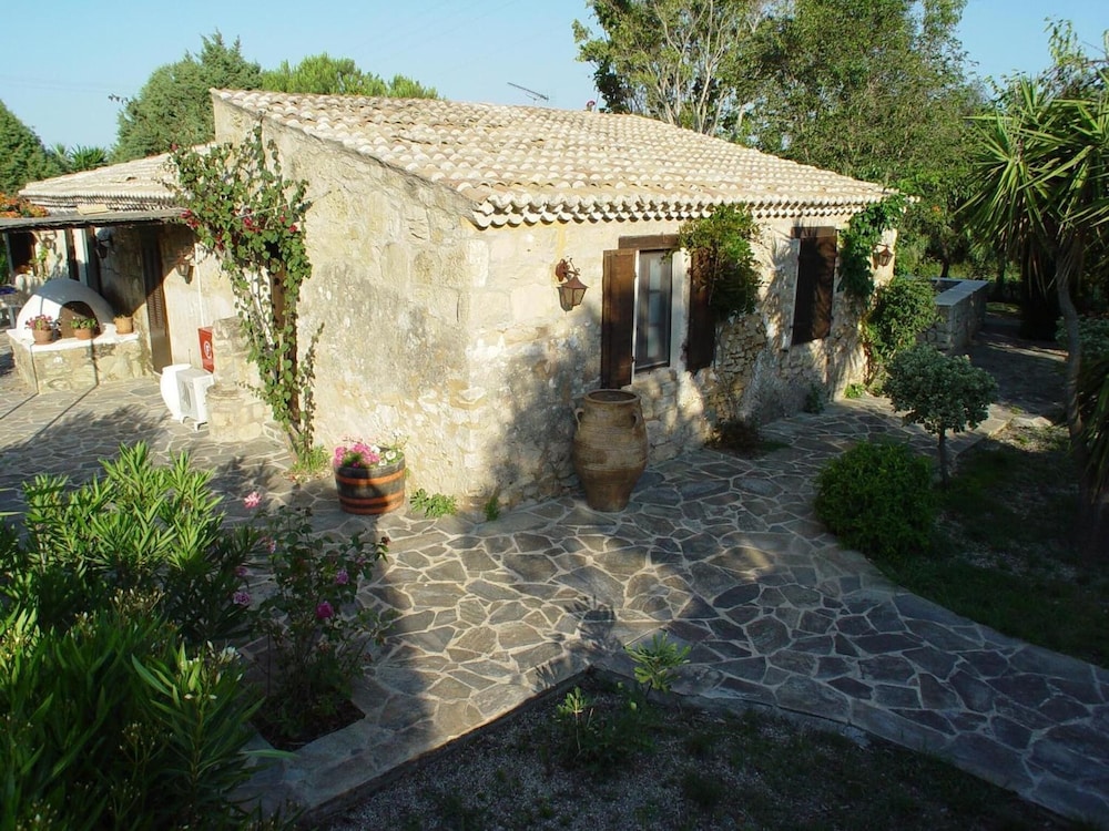 Myrties Stone Houses 43/49