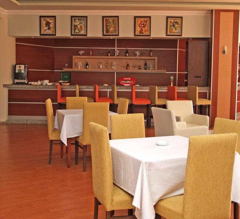 Club Side Coast Hotel 24/31