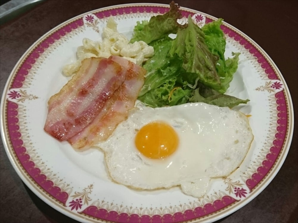 Sunrise Hotel 37/68