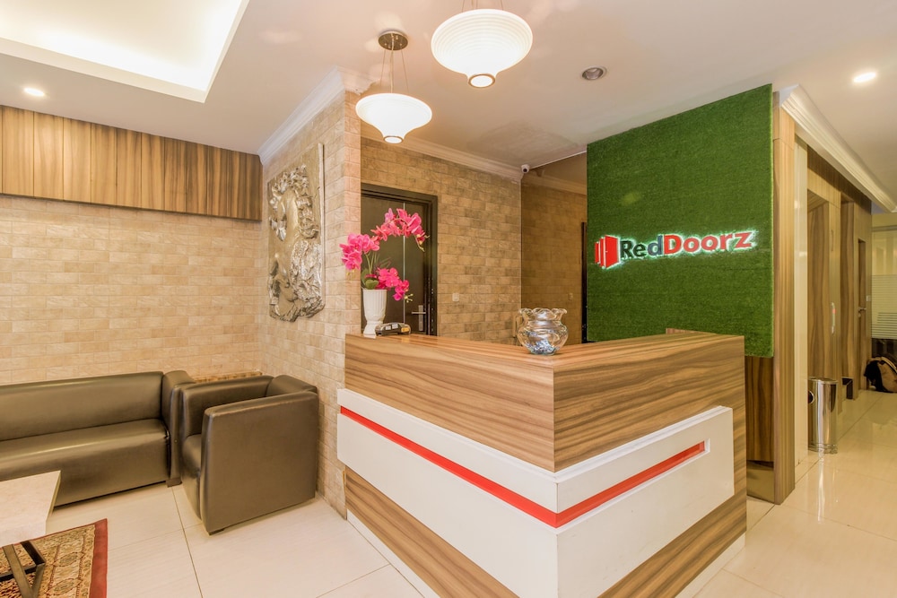 Reddoorz Plus @ Thamrin 2/50