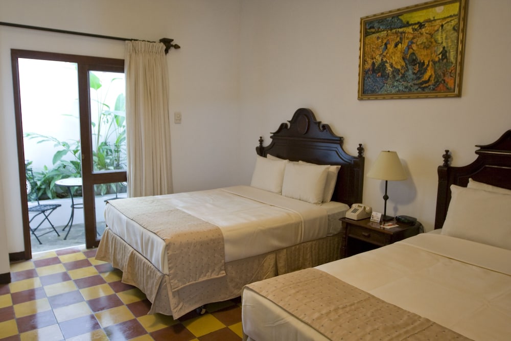 LA GRAN FRANCIA HOTEL AND RESTAURANT 12/48