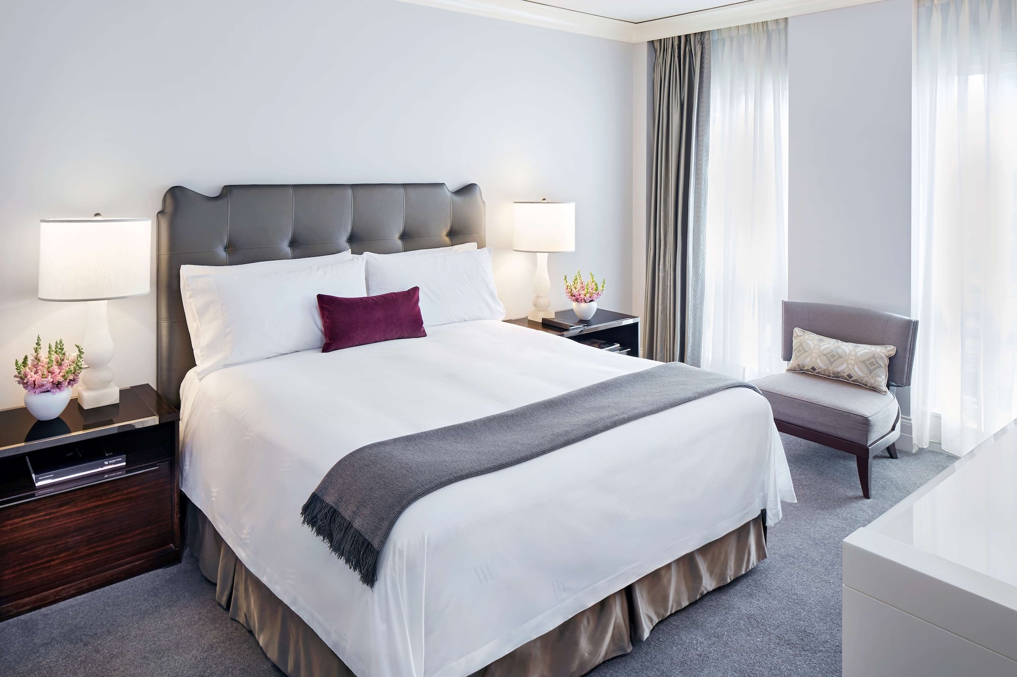 1 BEDROOM, SUITE, KING BED, ACCESSIBLE