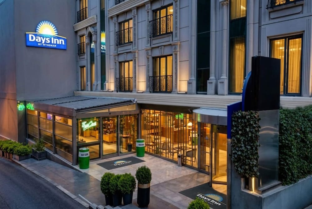 Days Inn by Wyndham Istanbul Bomonti 3/50