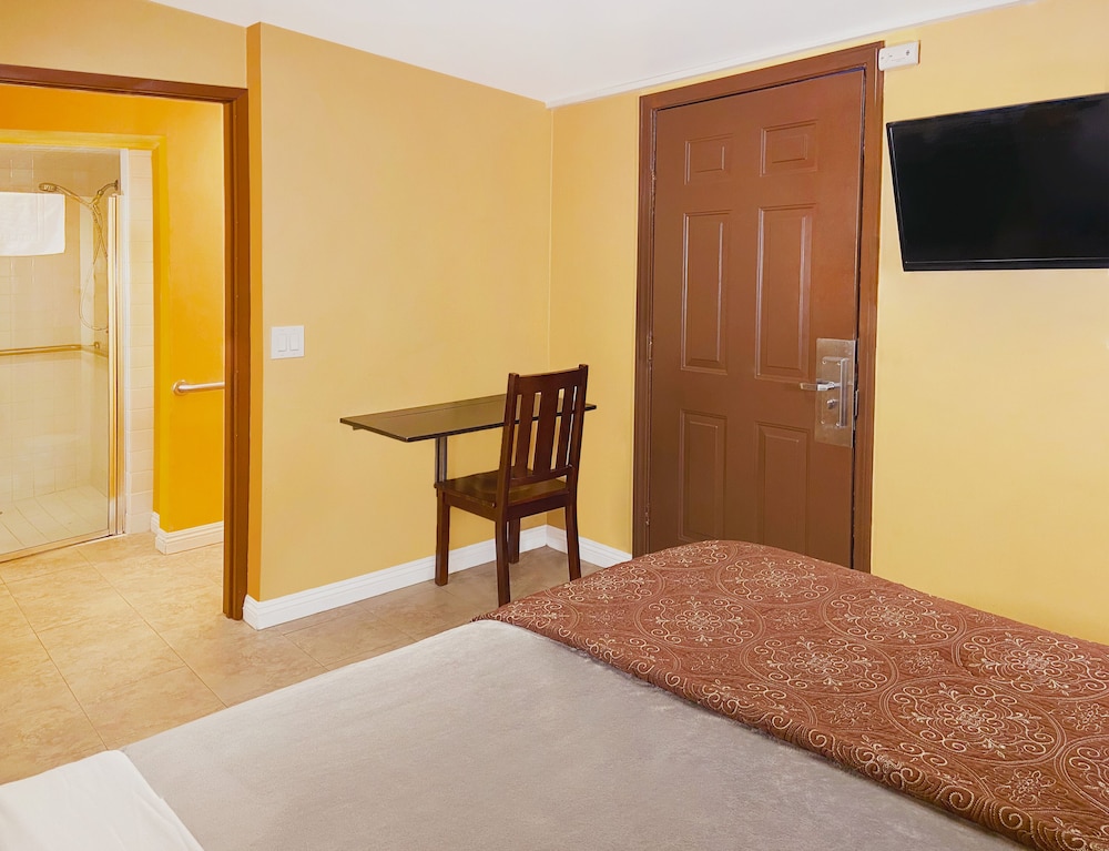 El Patio Inn Studio City 48/59