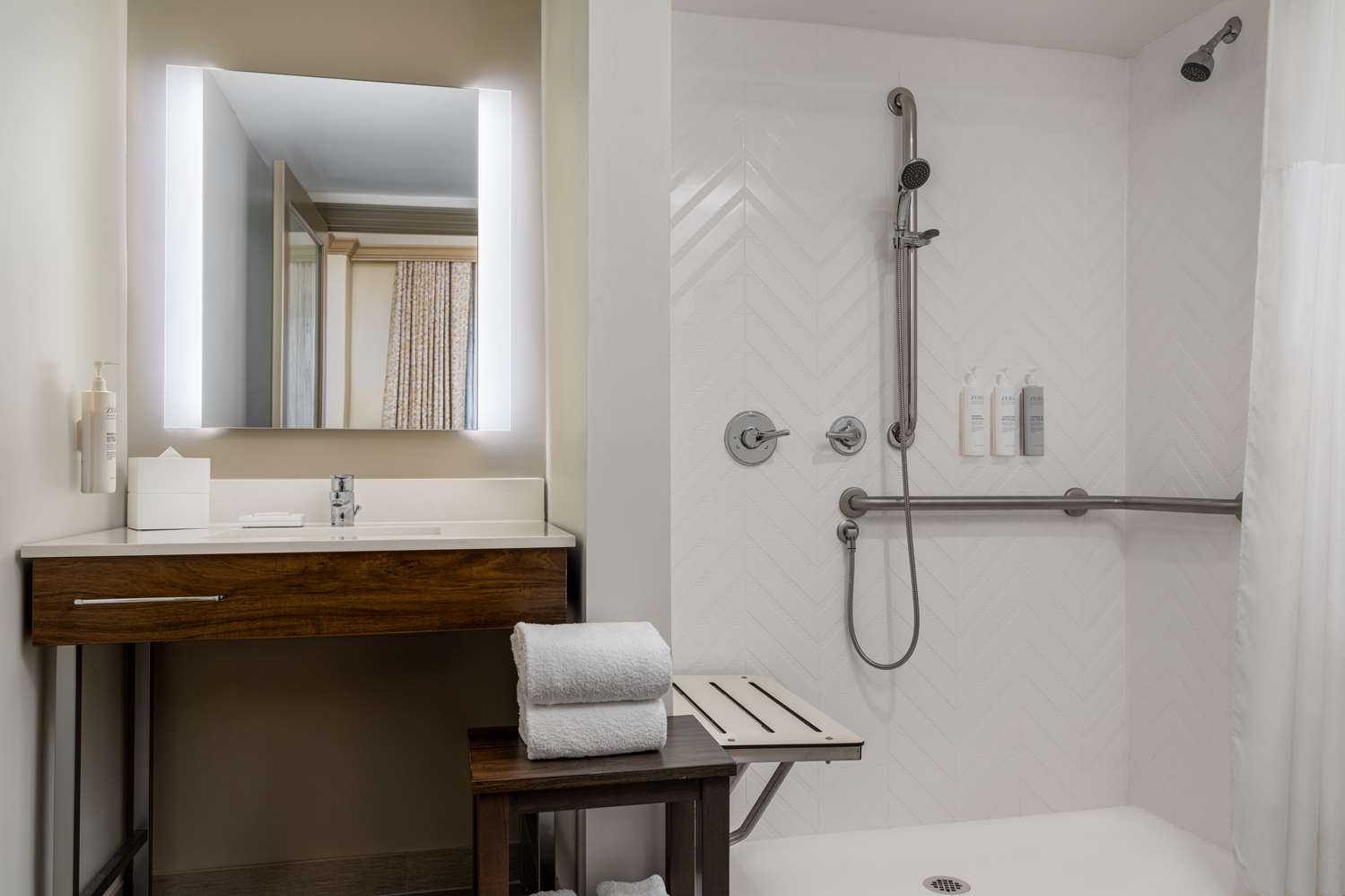 جناح استوديو بسرير كينج لذوي الإعاقة، Hampton Inn & Suites New Orleans Canal St. French Quarter 7/7