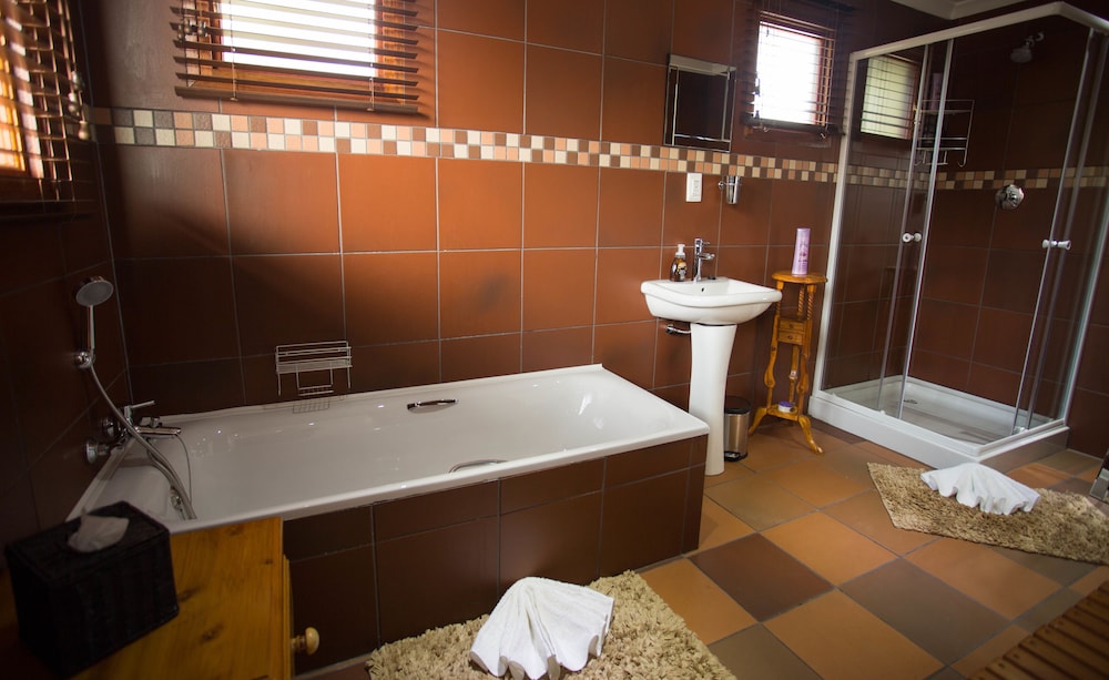 Beetleloop Guest House 50/50