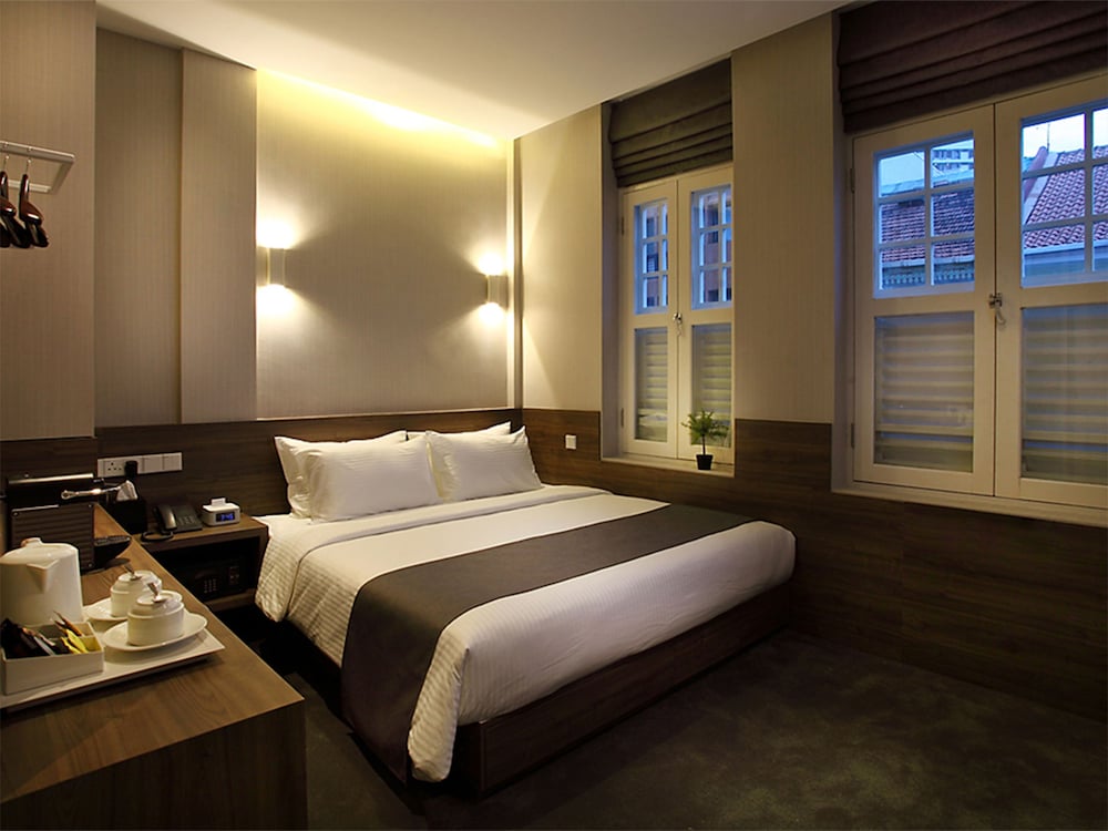 ARCADIA HOTEL 8/36