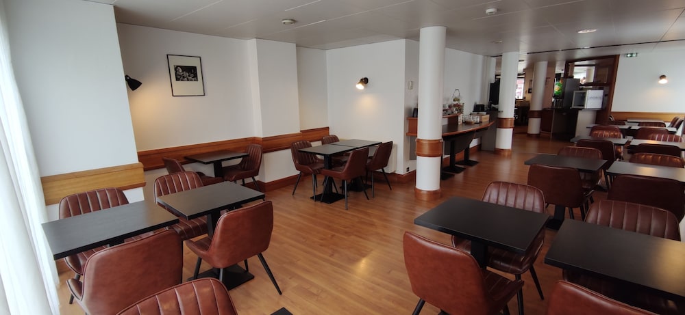 INTER-HOTEL LE VALOIS 41/50