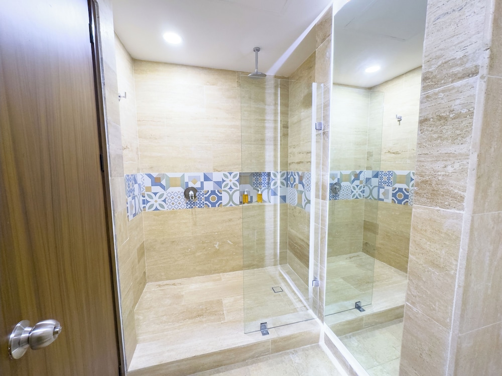 Krystal Vallarta 54/69