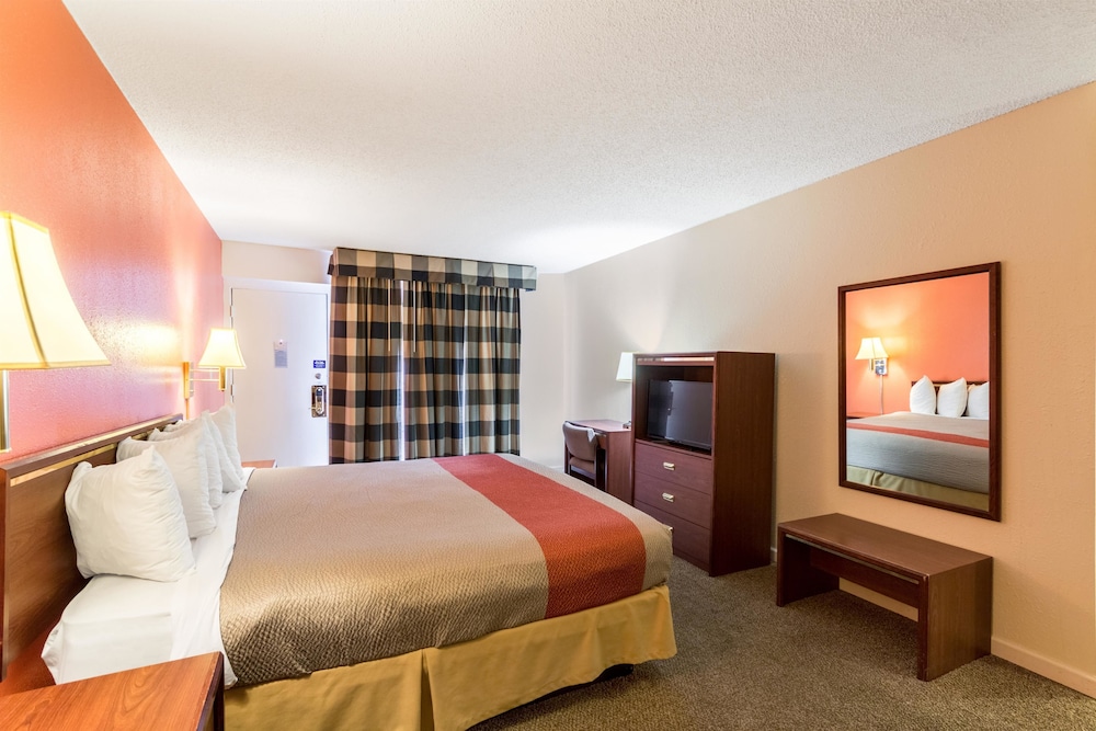 Motel6 Butte, MT - Historic City Center 22/59