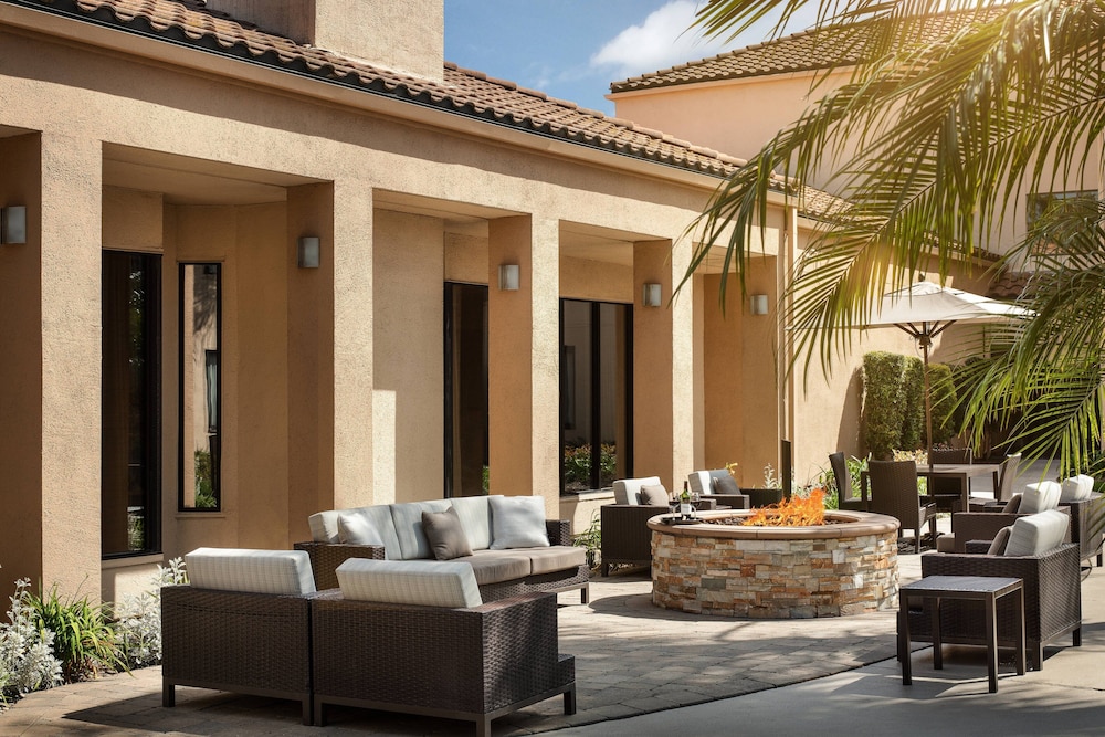 Courtyard Anaheim Buena Park 26/42