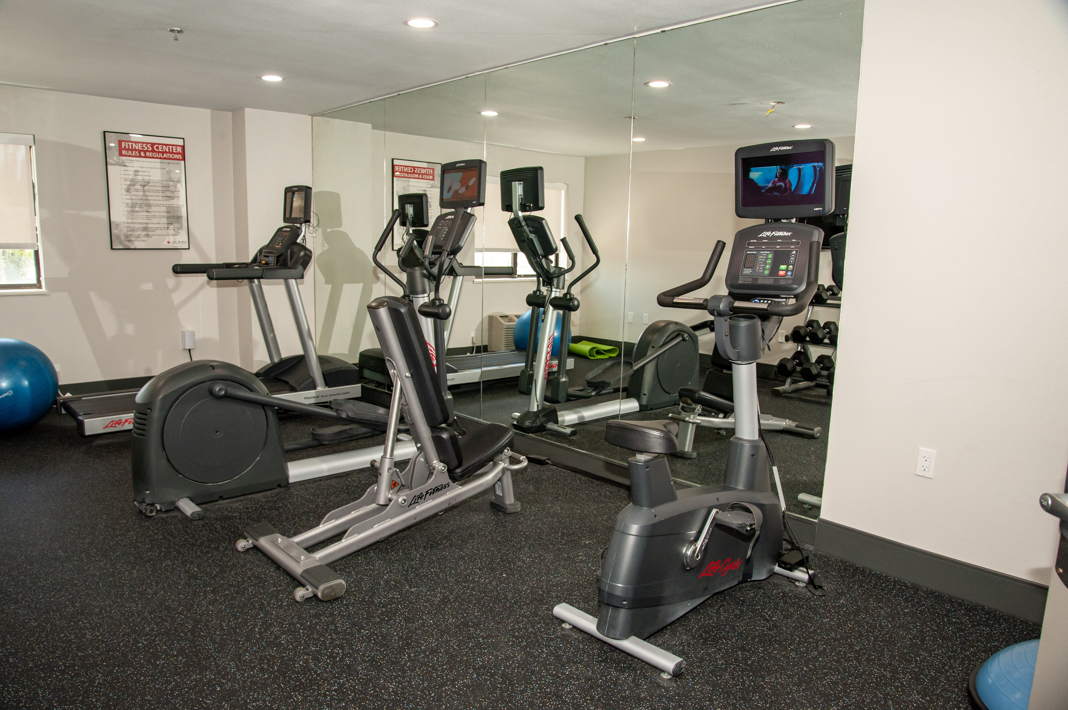Holiday Inn Express Tucson Airport 46/75