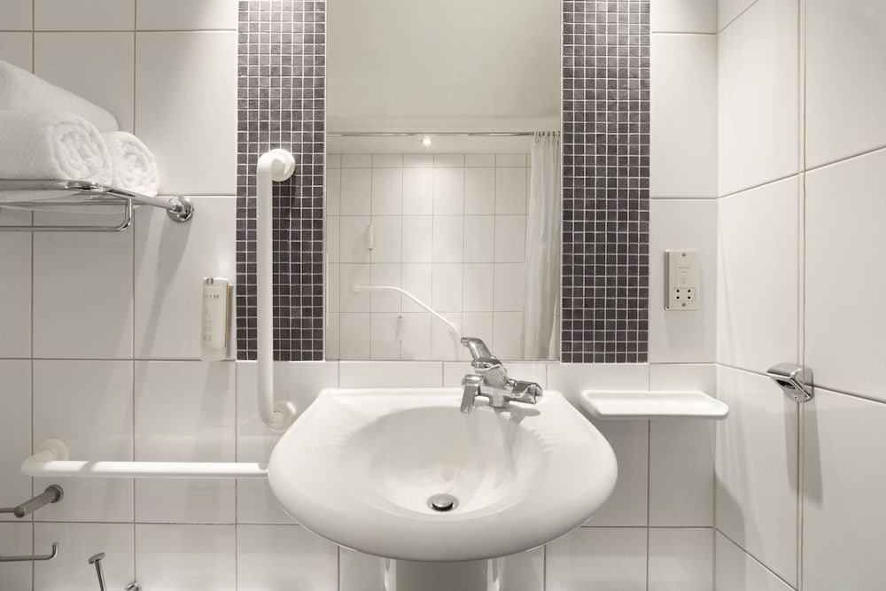 Ramada by Wyndham London North M1 14/40