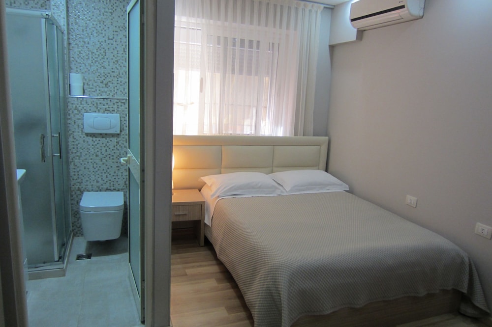 Room at FREDDY S HOTEL, TIRANA