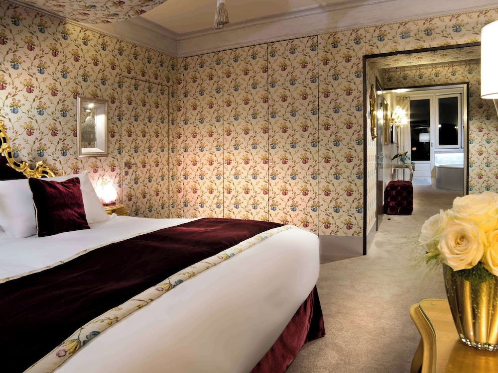 EXECUTIVE, SUITE, KING BED, TERRACE