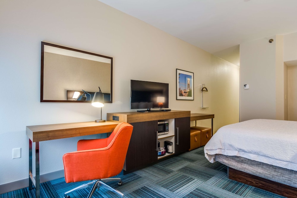 Hampton Inn Johnson City 8/37
