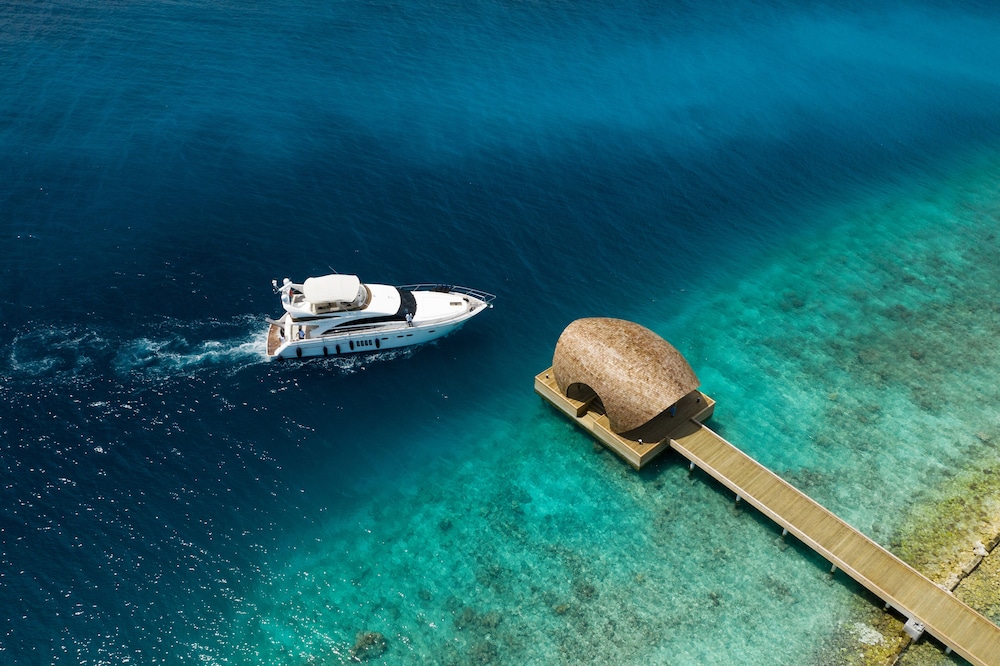 OUTRIGGER Maldives Maafushivaru Resort 30/50