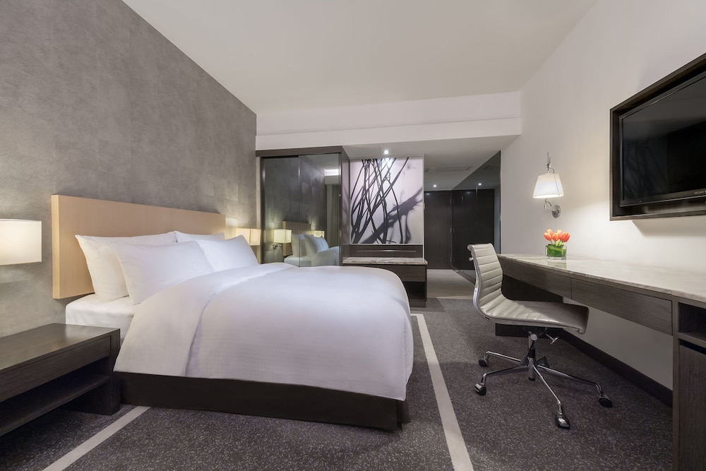 Continental Deluxe Room