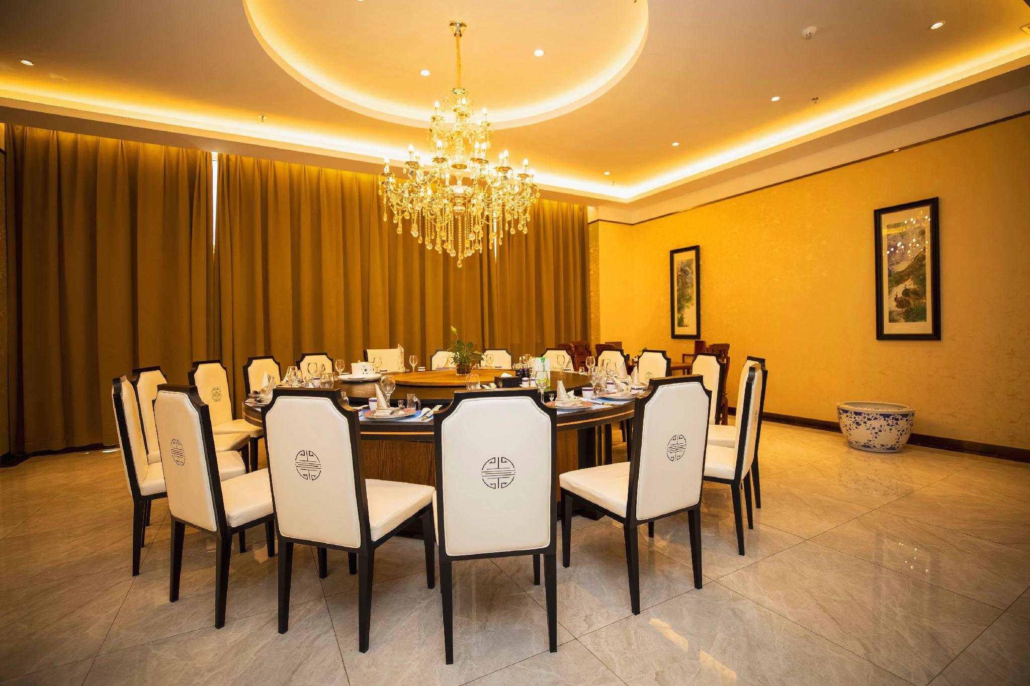 GreenTree Eastern Xiangyang Zhongyuan West Road Hotel 15/23