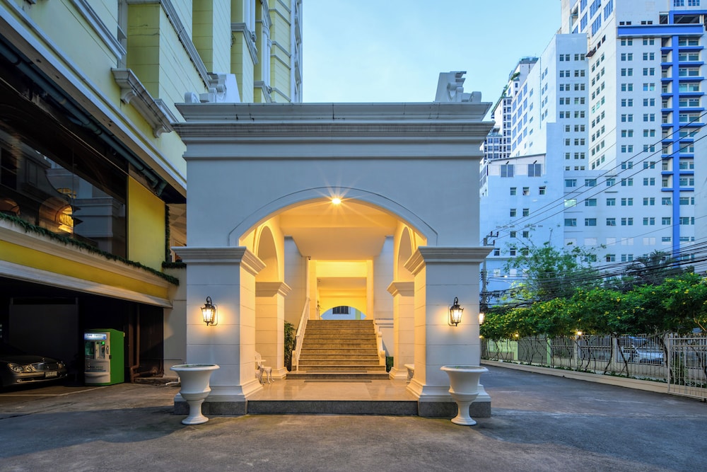 The Victory Executive Residences 59/62
