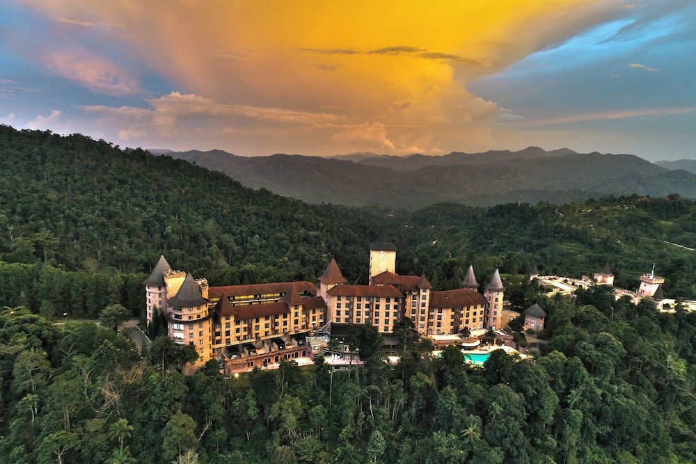The Chateau Spa & Wellness Resort 58/60