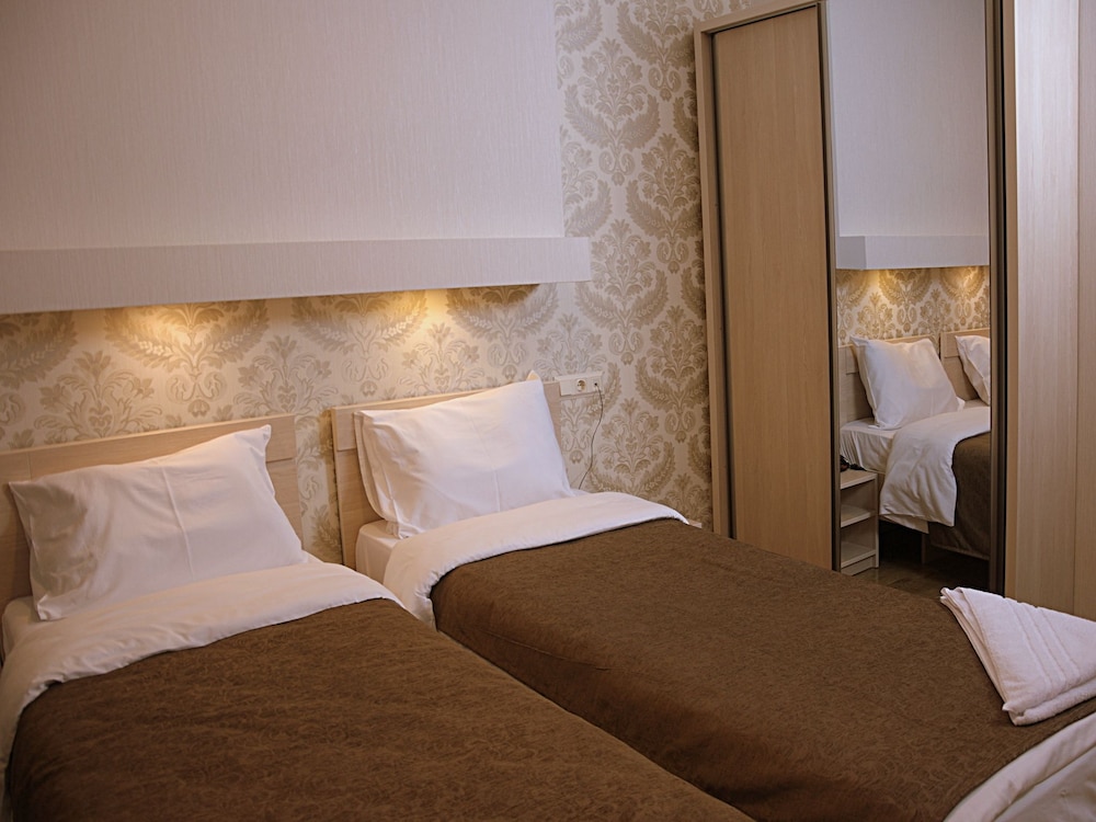 Tiflis Hotel 28/74