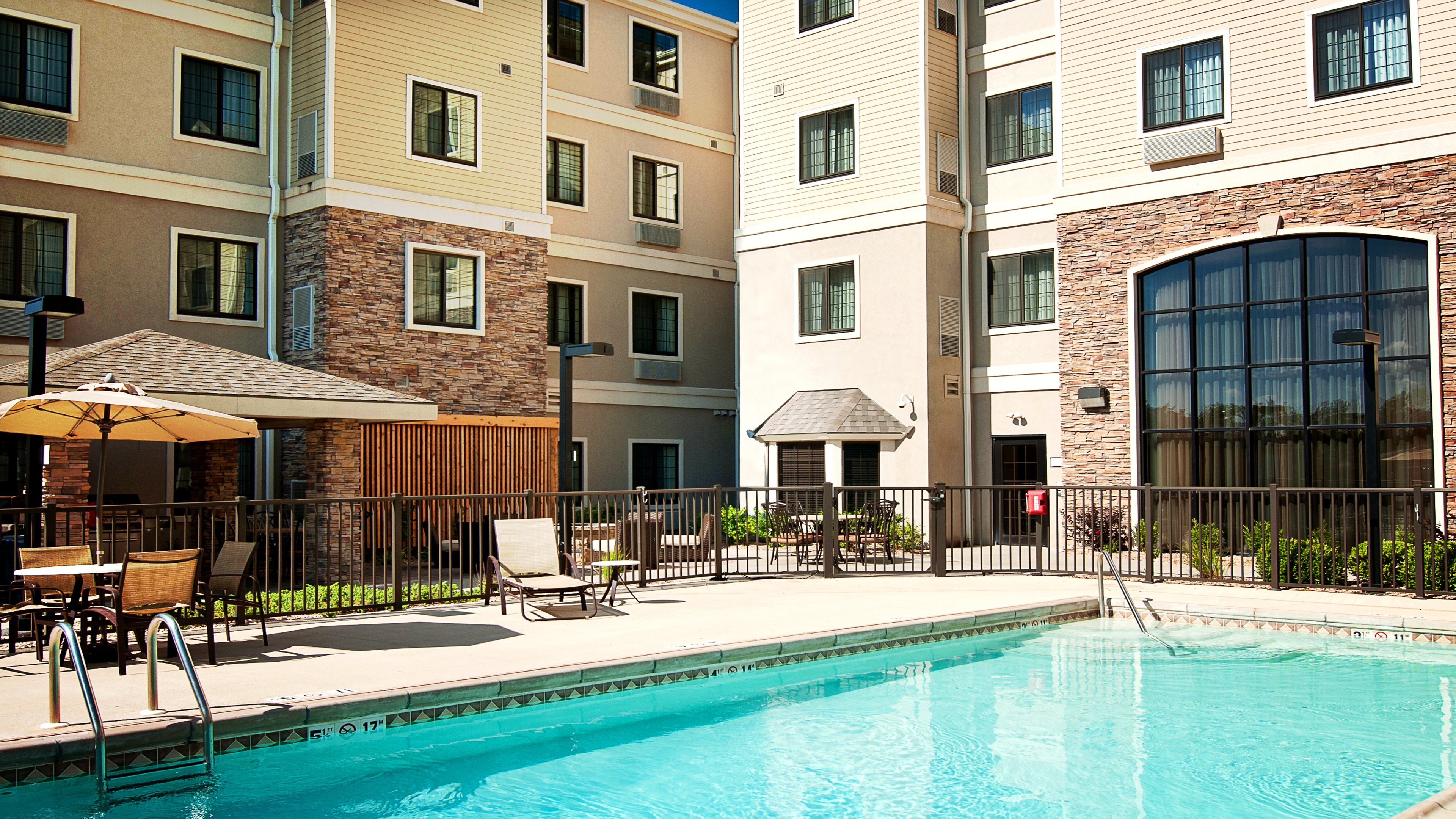 Staybridge Suites Wichita 76/79